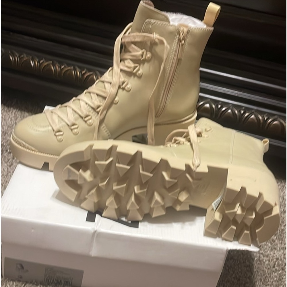Schutz boots
